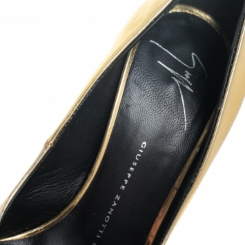 Giuseppe Zanotti Gold Leather Pumps Size 36 In Good Condition For Sale In Dubai, Al Qouz 2