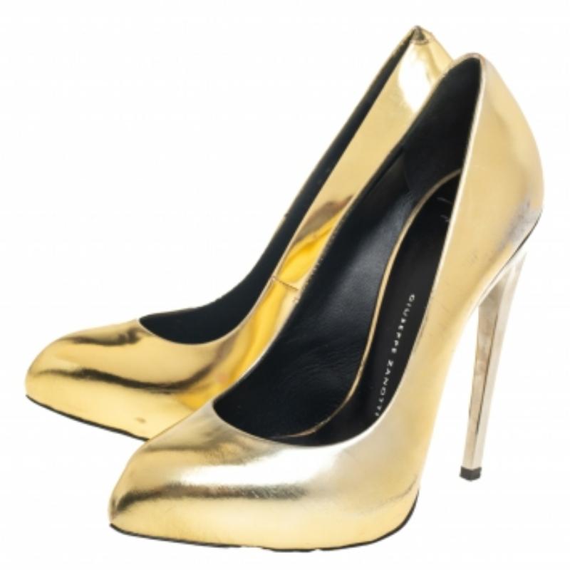 Giuseppe Zanotti Gold Leather Pumps Size 36 For Sale 3