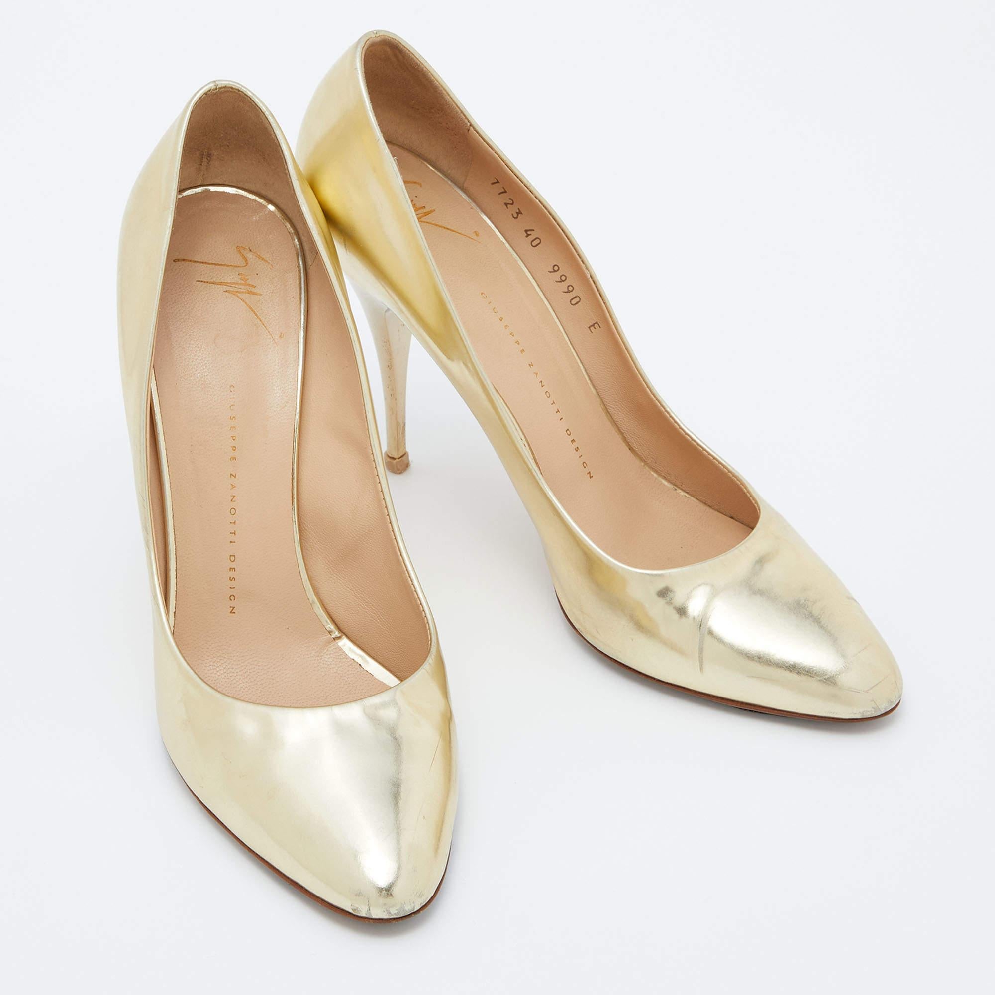 Giuseppe Zanotti Goldfarbene Leder-Pumps mit runder Zehe Größe 40 Damen