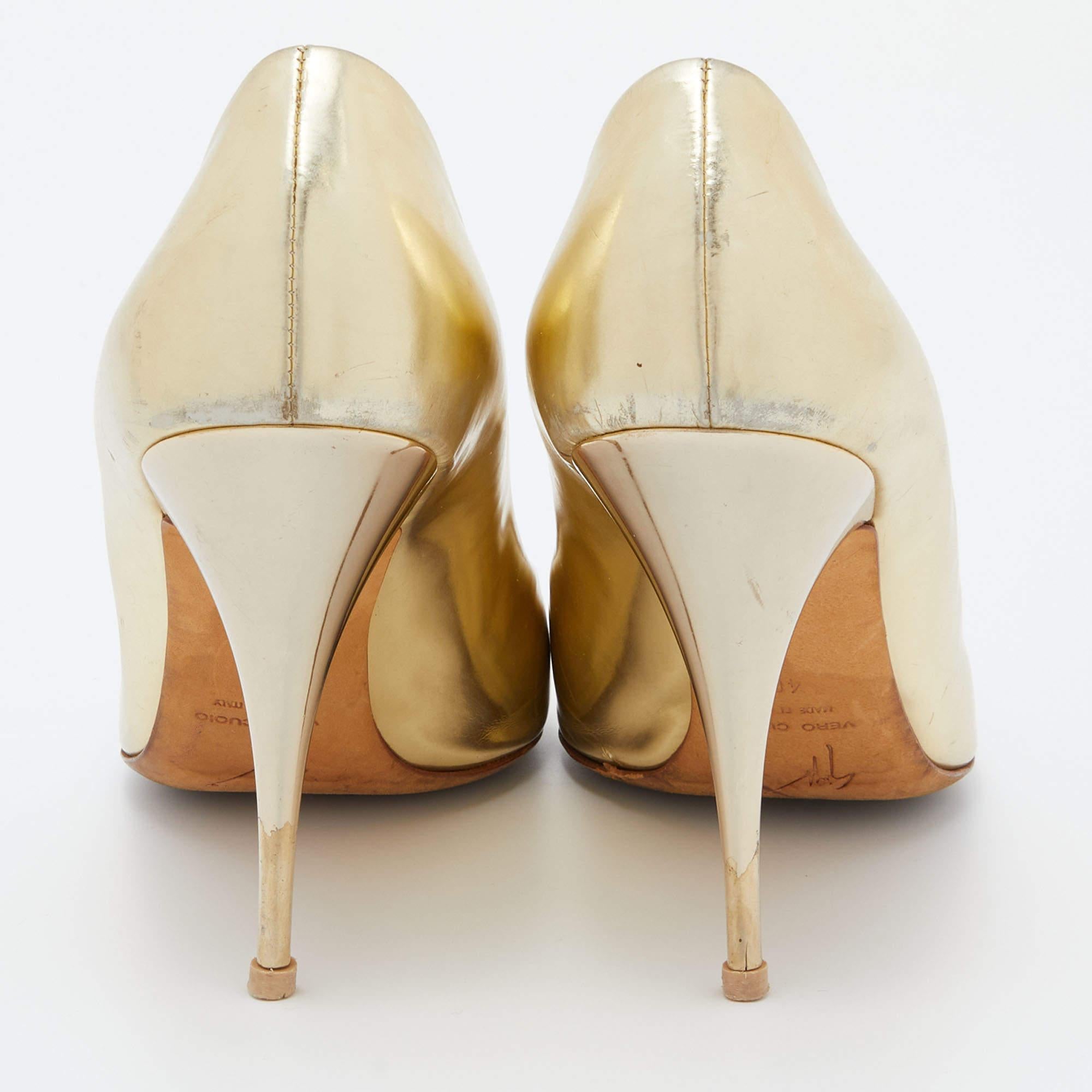 Giuseppe Zanotti Goldfarbene Leder-Pumps mit runder Zehe Größe 40 1
