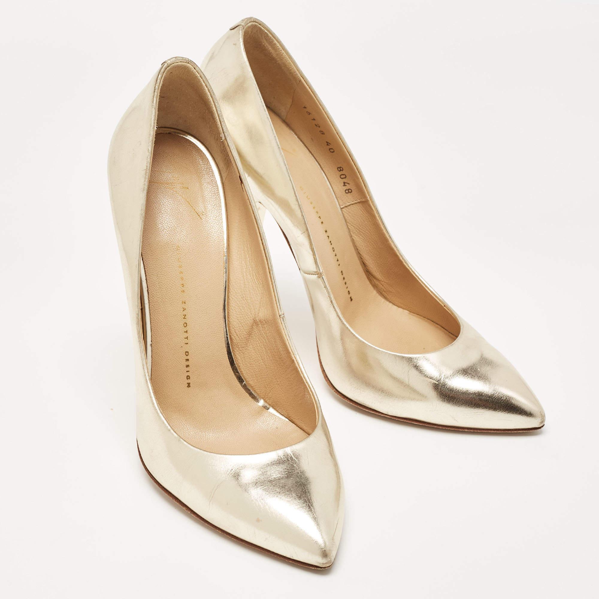 Women's Giuseppe Zanotti Gold Patent Leather Pointed Toe Pumps Size 40