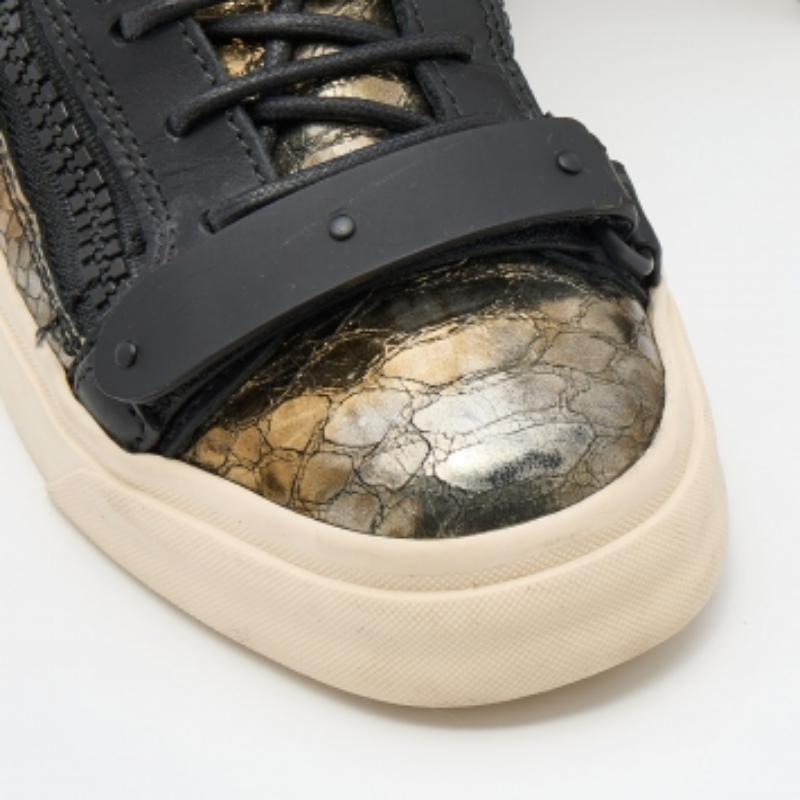 Giuseppe Zanotti - Sneakers alte Coby in pelle goffrata con pitone oro - misura 37 in vendita 1