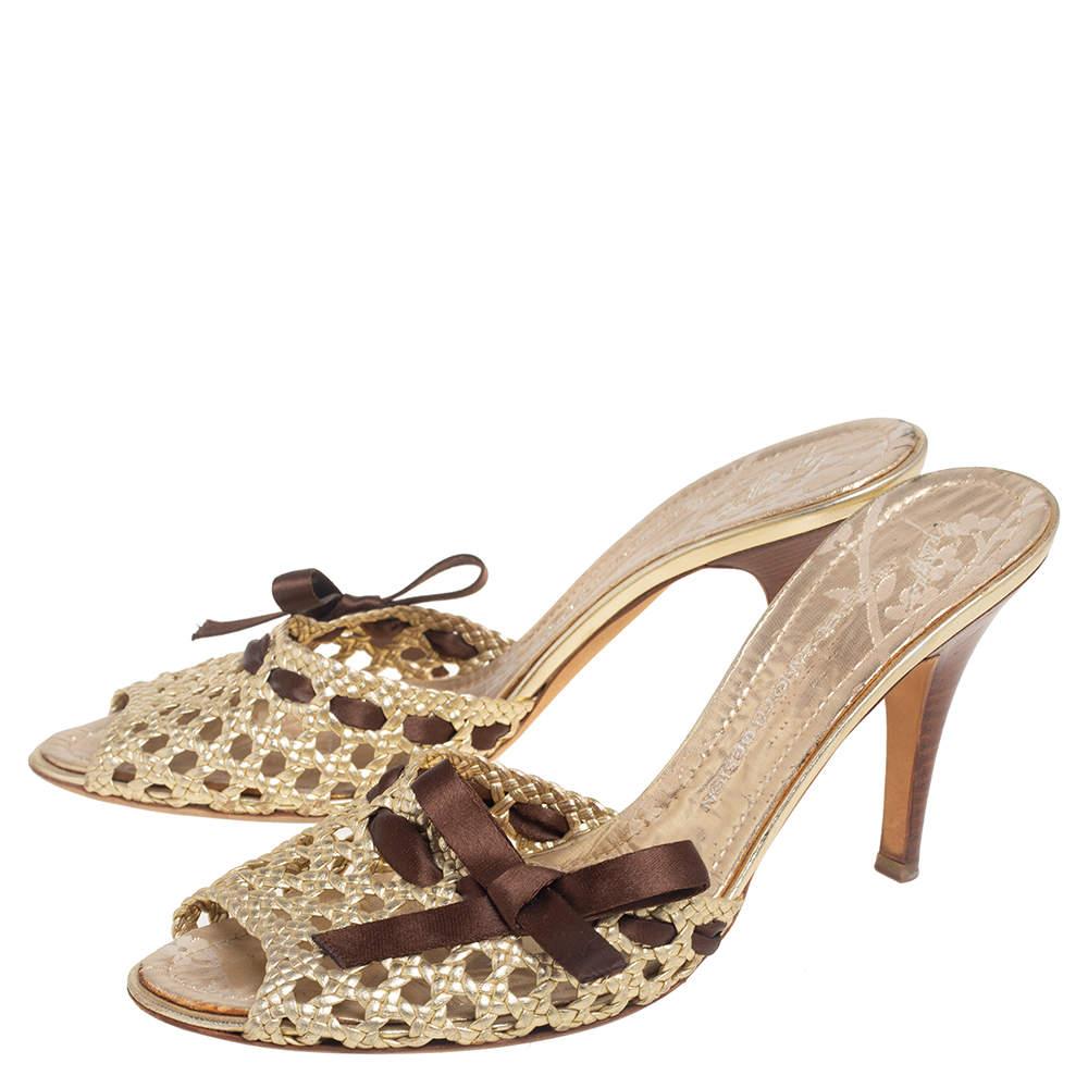 Giuseppe Zanotti Gold Woven Leather Slide Sandals Size 41 (sandales en cuir tressé) Bon état - En vente à Dubai, Al Qouz 2
