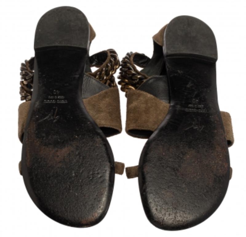 Giuseppe Zanotti Green Suede Chained Ankle Strap Flat Sandals Size 40 For Sale 2