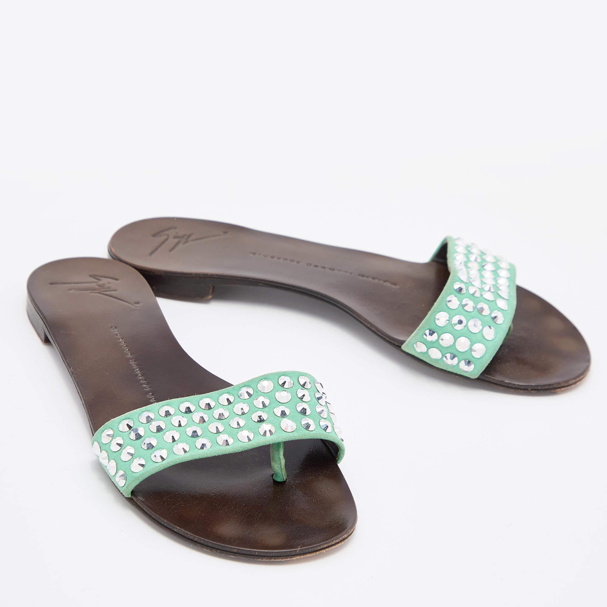 Giuseppe Zanotti Green Suede Leather Crystal Embellished Flat Slides Size 36.5 In Fair Condition For Sale In Dubai, Al Qouz 2