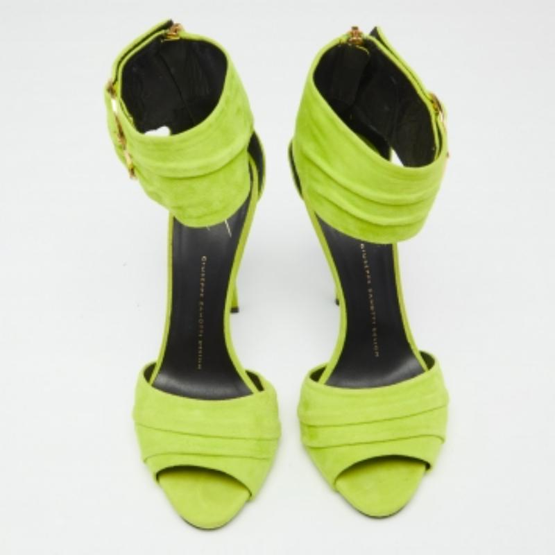 Sandales à bout ouvert Giuseppe Zanotti en daim vert  Taille 37.5 en vente 3