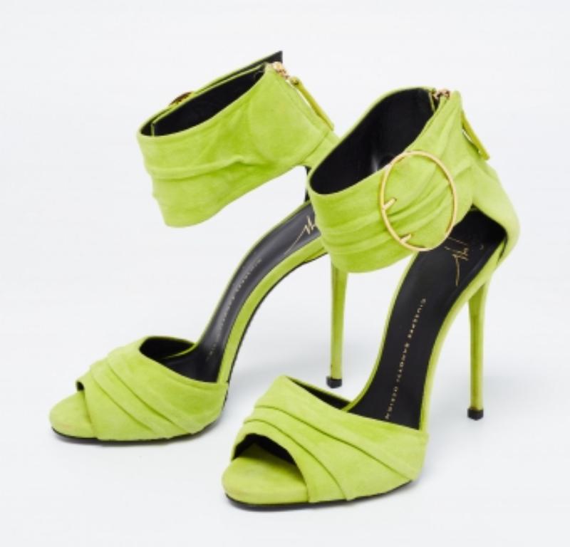 Sandales à bout ouvert Giuseppe Zanotti en daim vert  Taille 37.5 en vente 3