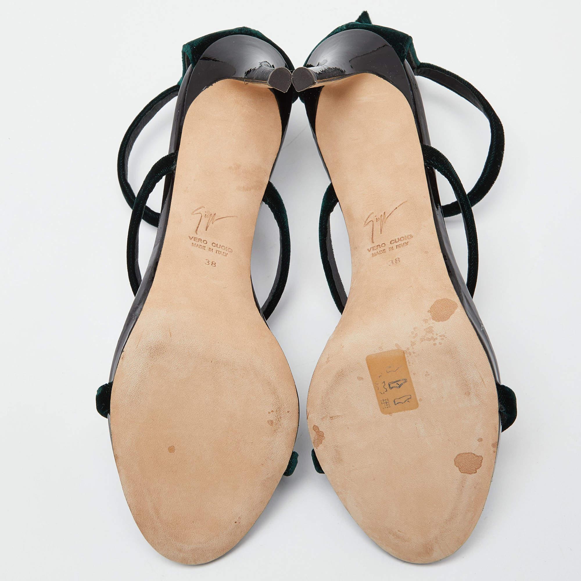 Giuseppe Zanotti Green Velvet Harmony Ankle Strap Sandals Size 38 In Excellent Condition For Sale In Dubai, Al Qouz 2