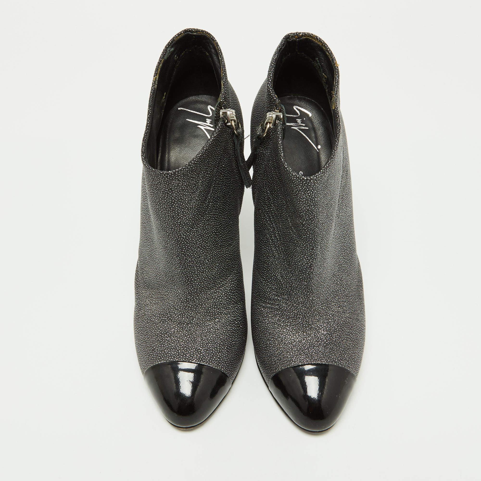 Noir Giuseppe Zanotti - Bottines grises/noires en simili cuir et verni, taille 36,5 en vente