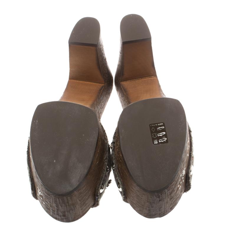 Giuseppe Zanotti Grey Canvas Eagle Embellished Saboot Platform Slides Size 38.5 In Excellent Condition In Dubai, Al Qouz 2