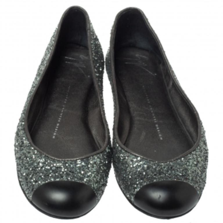 Gray Giuseppe Zanotti Grey Glitter Fabric Cap Toe Ballet Flats Size 35 For Sale