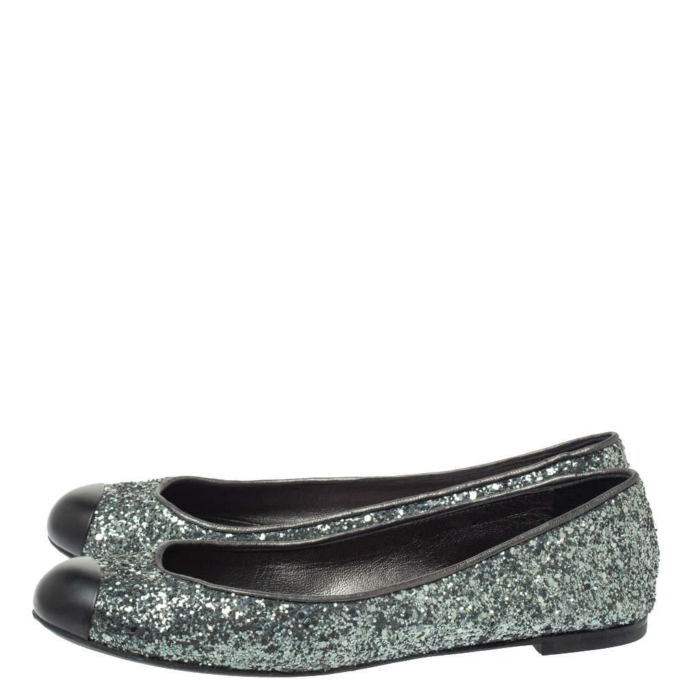 Giuseppe Zanotti Grey Glitter Fabric Cap Toe Ballet Flats Size 35 In Fair Condition In Dubai, Al Qouz 2
