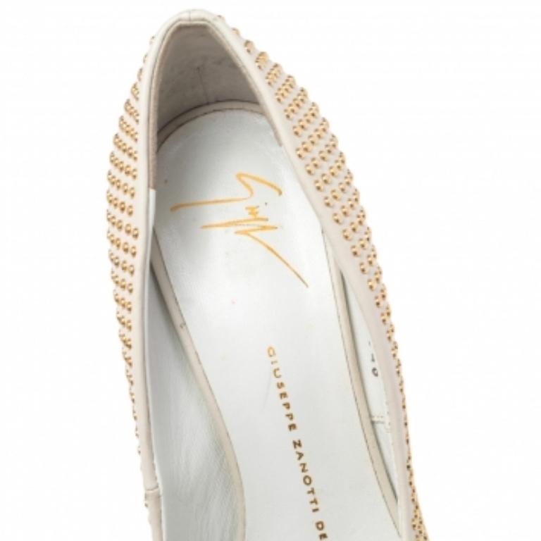 De las mujeres Giuseppe Zanotti Bombas de piel gris con tachuelas adornadas en punta talla 36.5