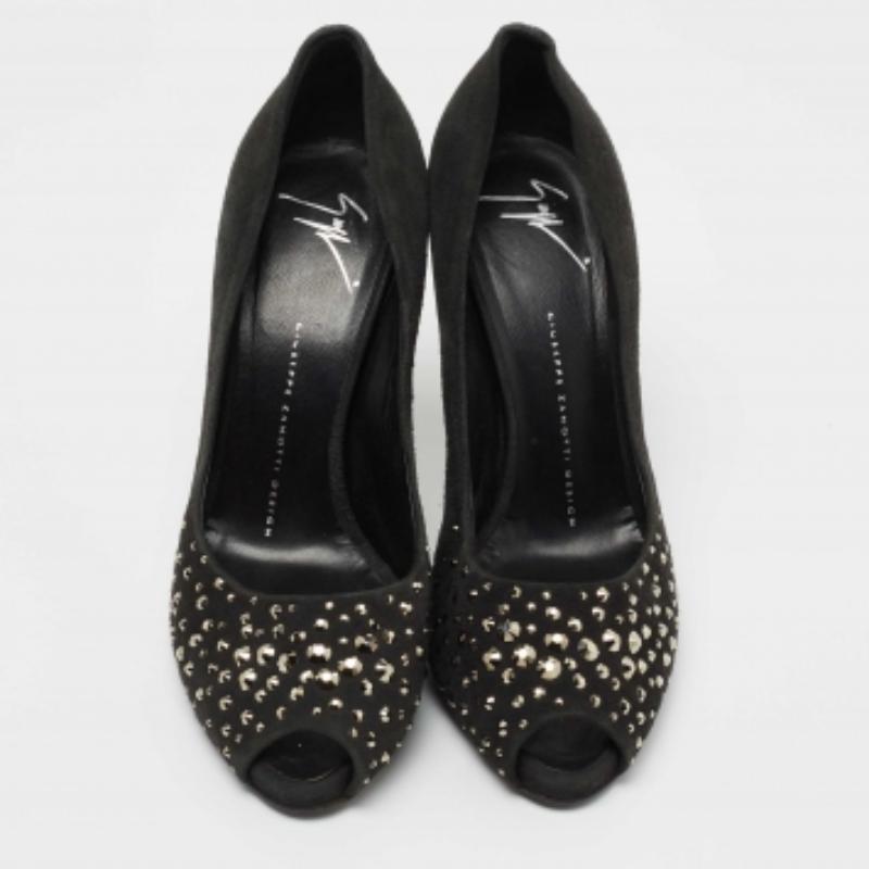 Giuseppe Zanotti Grey Suede Embellished Peep Toe Pumps Size 38.5 In Good Condition For Sale In Dubai, Al Qouz 2