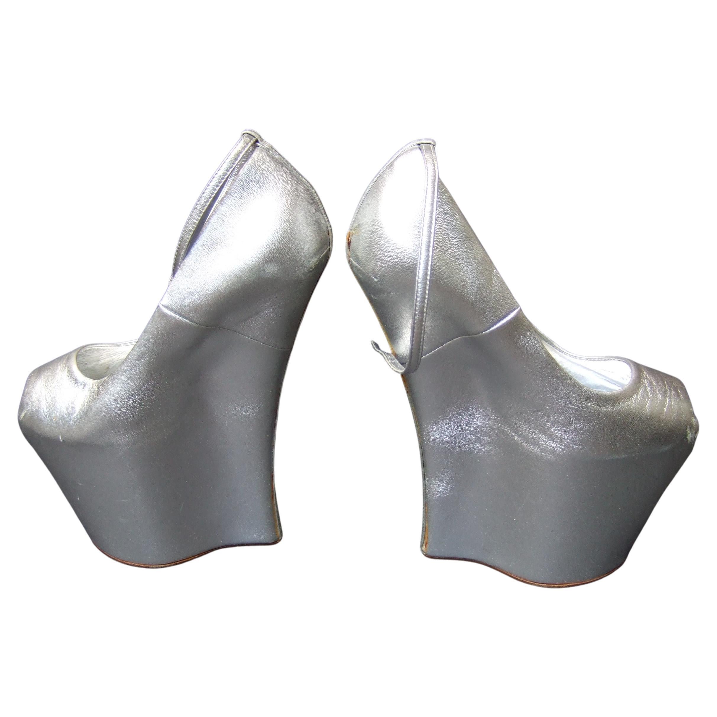 Giuseppe Zanotti Italian Silver Leather Avant-garde Platform Shoes 21st C For Sale