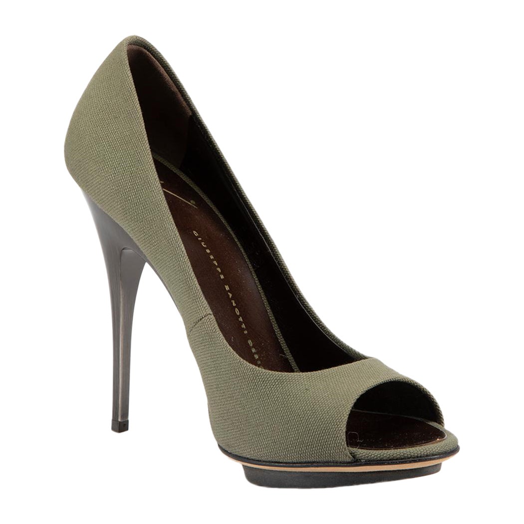 Giuseppe Zanotti Khaki Canvas Peep Toe Heels Size IT 38.5 en vente