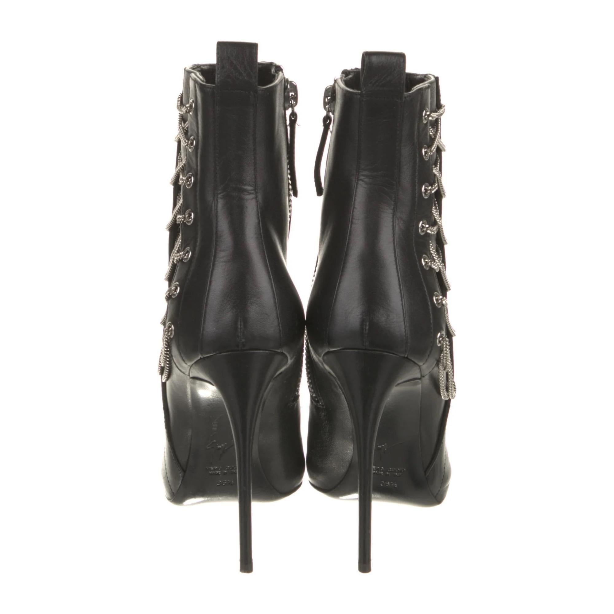 Black Giuseppe Zanotti Leather Chain-link Accents Lace-up Boots (US 6.5) For Sale