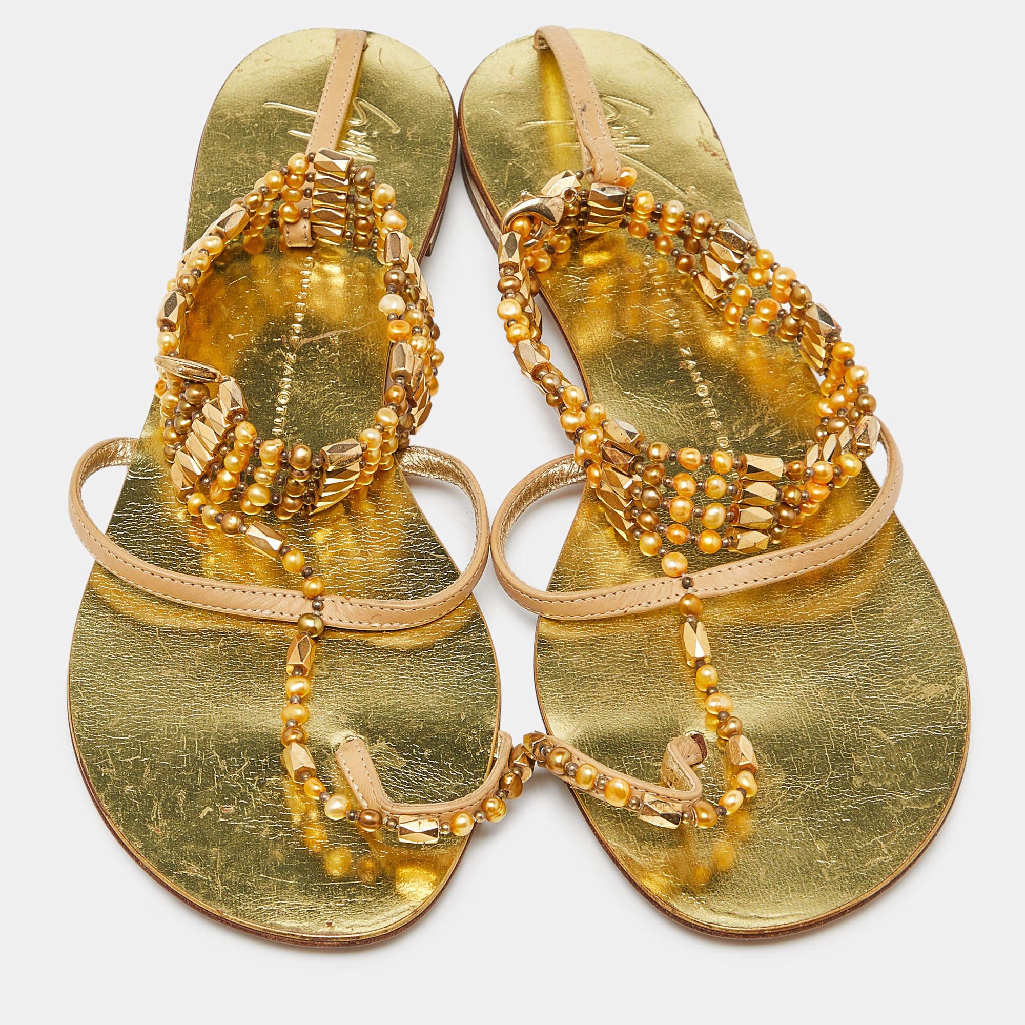 Brown Giuseppe Zanotti Leather Crystal Embellished Chain Thong Flat Sandals Size 38.5 For Sale