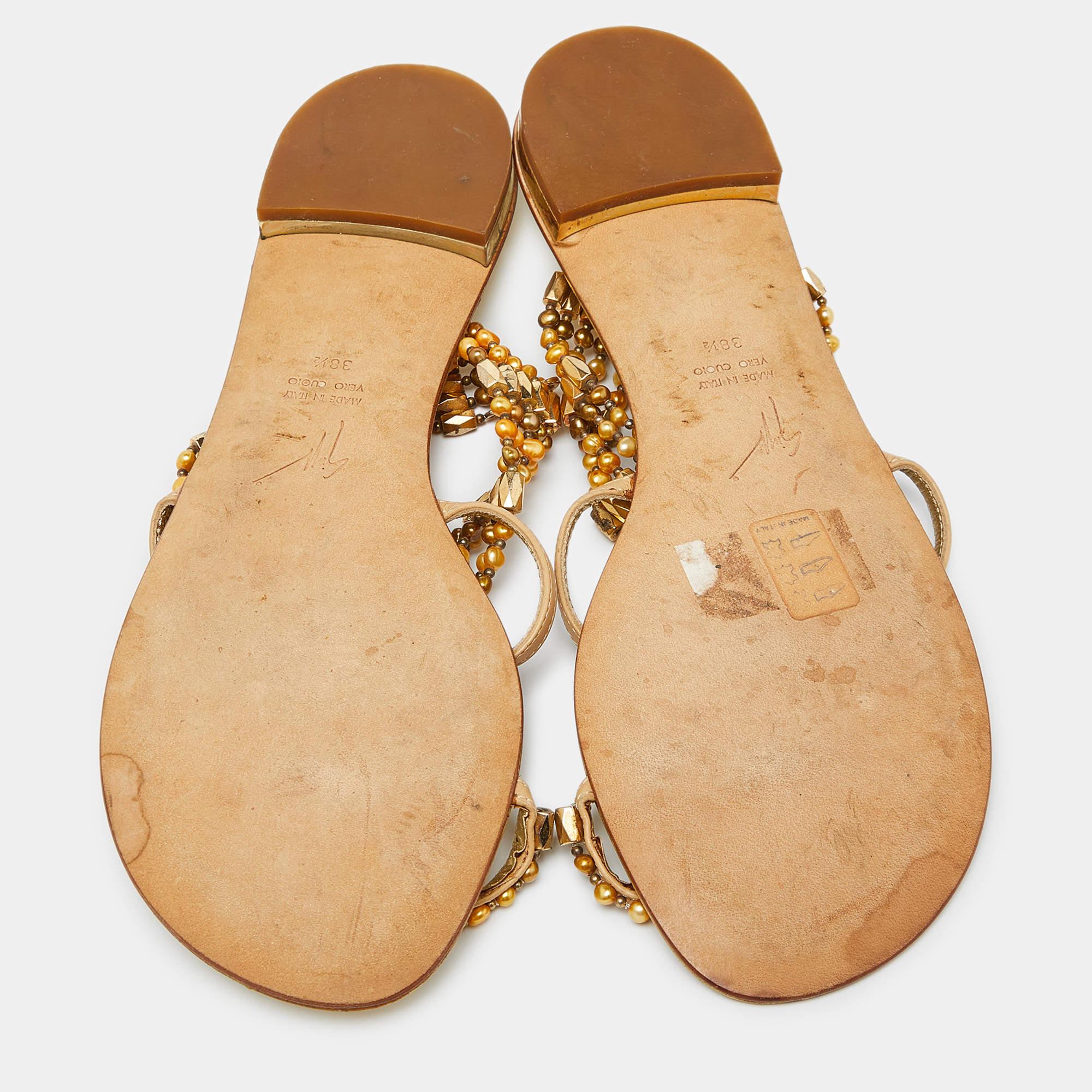 Giuseppe Zanotti Leather Crystal Embellished Chain Thong Flat Sandals Size 38.5 For Sale 1
