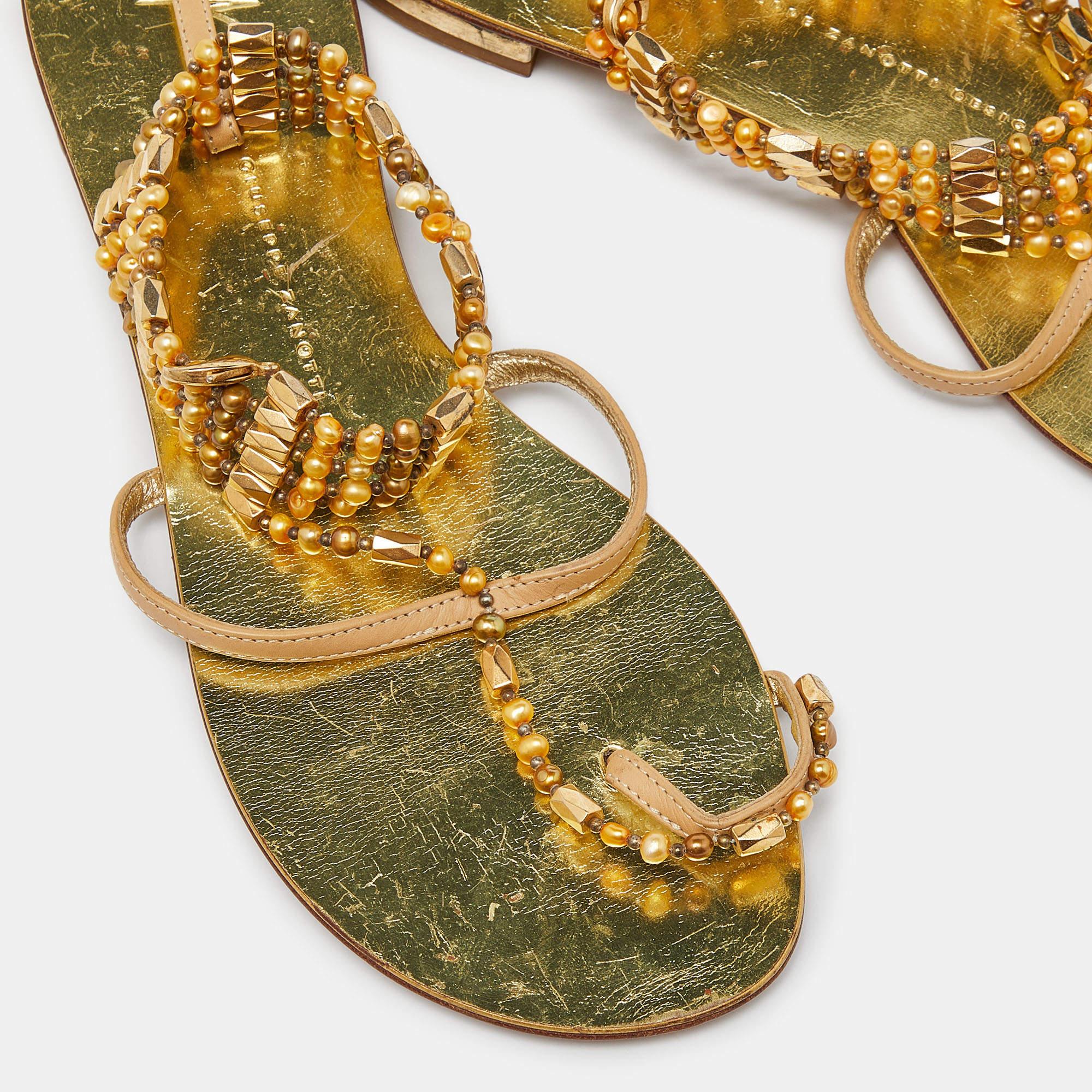 Giuseppe Zanotti Leather Crystal Embellished Chain Thong Flat Sandals Size 38.5 For Sale 2