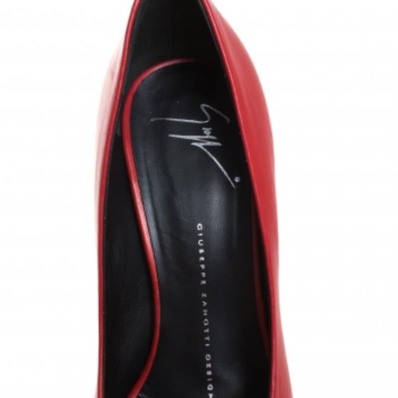 Donna Giuseppe Zanotti in pelle scamosciata con cristalli che impreziosiscono la piattaforma Peep Toe Pumps Taglia 37 in vendita