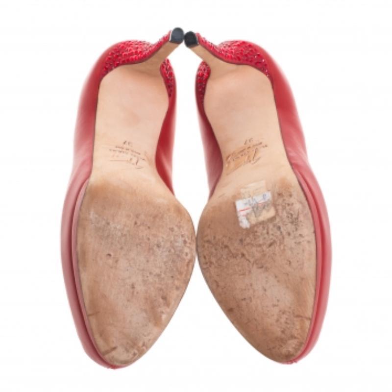 Giuseppe Zanotti in pelle scamosciata con cristalli che impreziosiscono la piattaforma Peep Toe Pumps Taglia 37 in vendita 1