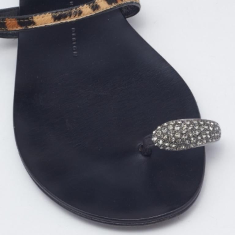 Giuseppe Zanotti Leopard Calfhair Crystal Embellished Toe Ring Flats Size 38.5 In Fair Condition In Dubai, Al Qouz 2
