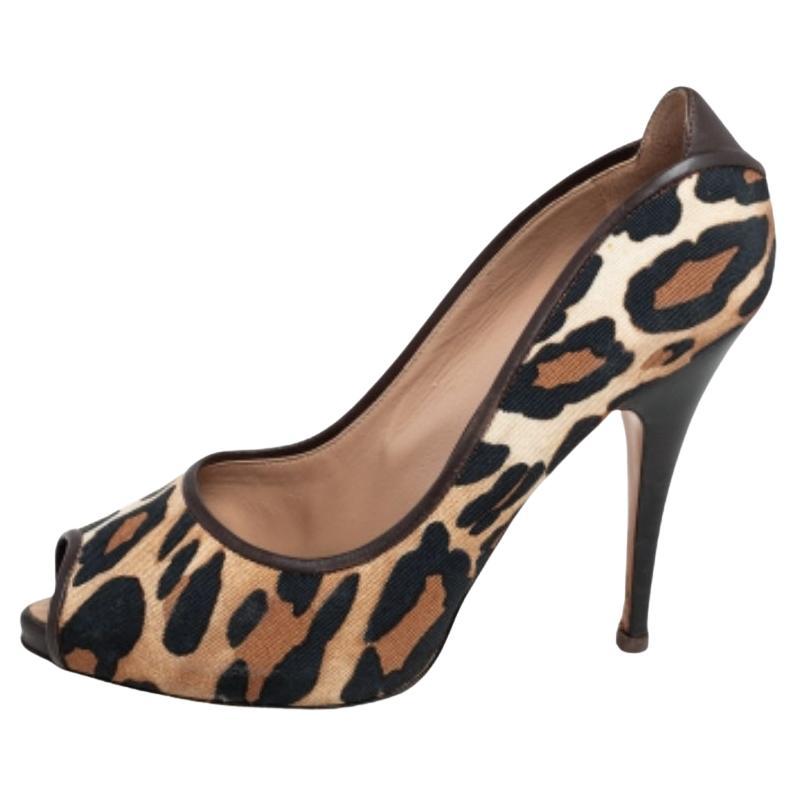 Giuseppe Zanotti Bombas con puntera abierta de lona con estampado de leopardo y adornos de piel Talla 41