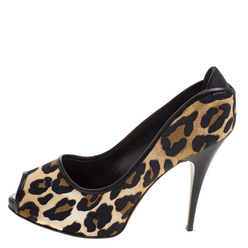 Giuseppe Zanotti Leopard Print Canvas Peep Toe Pumps Size 38.5 In Good Condition For Sale In Dubai, Al Qouz 2