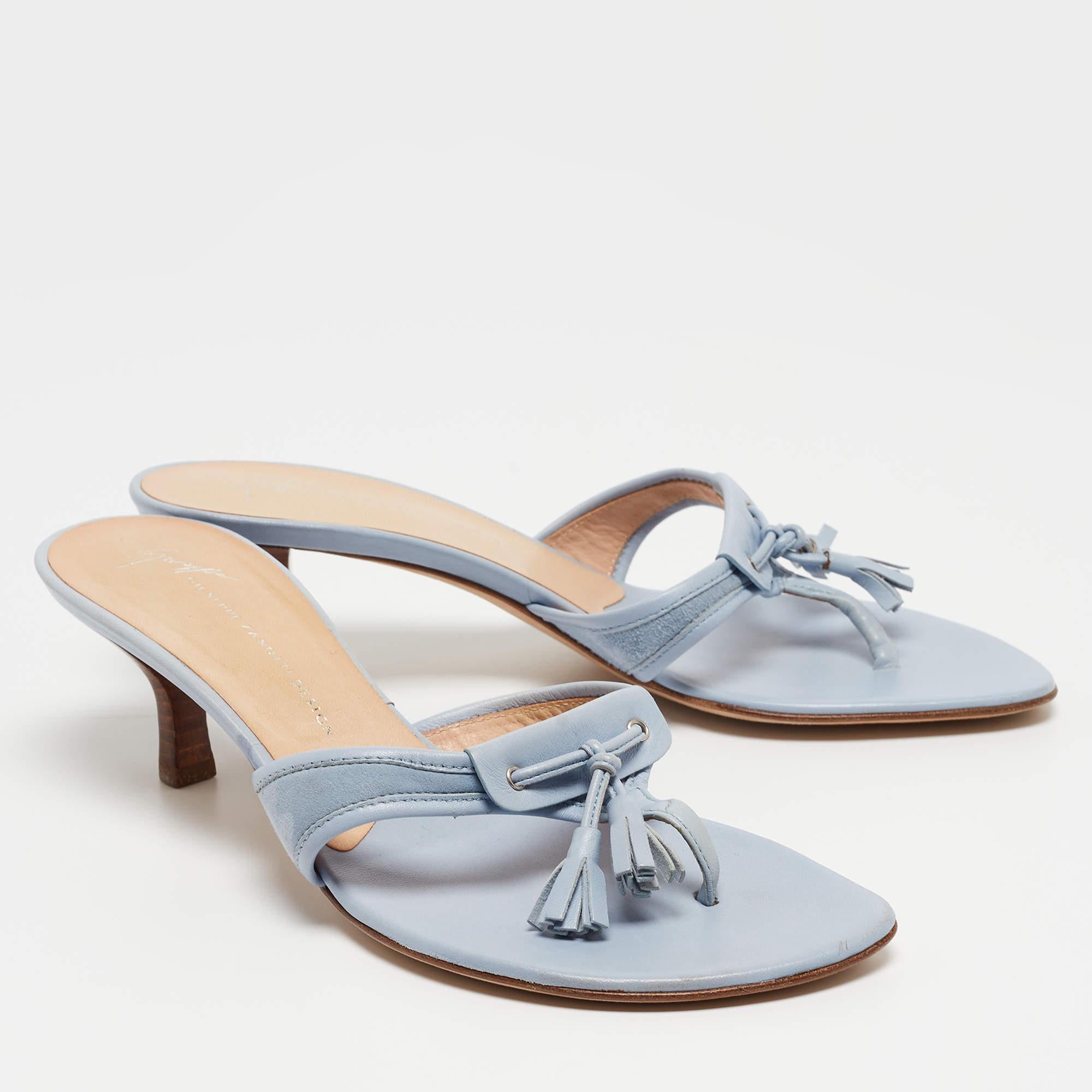 Giuseppe Zanotti Light Blue Leather Tassel Thong Side Sandals Size 40 In Good Condition In Dubai, Al Qouz 2
