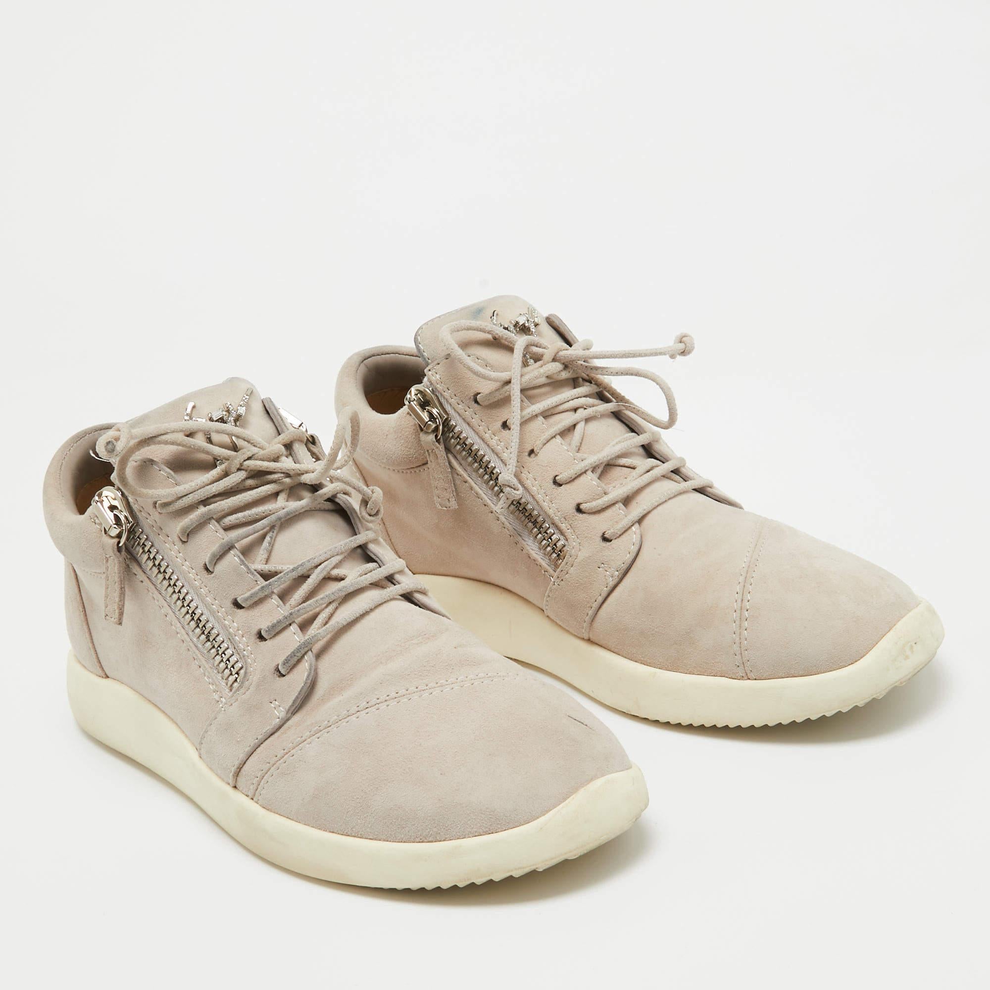 Giuseppe Zanotti - Baskets mid-haut en daim lilas, taille 39,5 État moyen - En vente à Dubai, Al Qouz 2