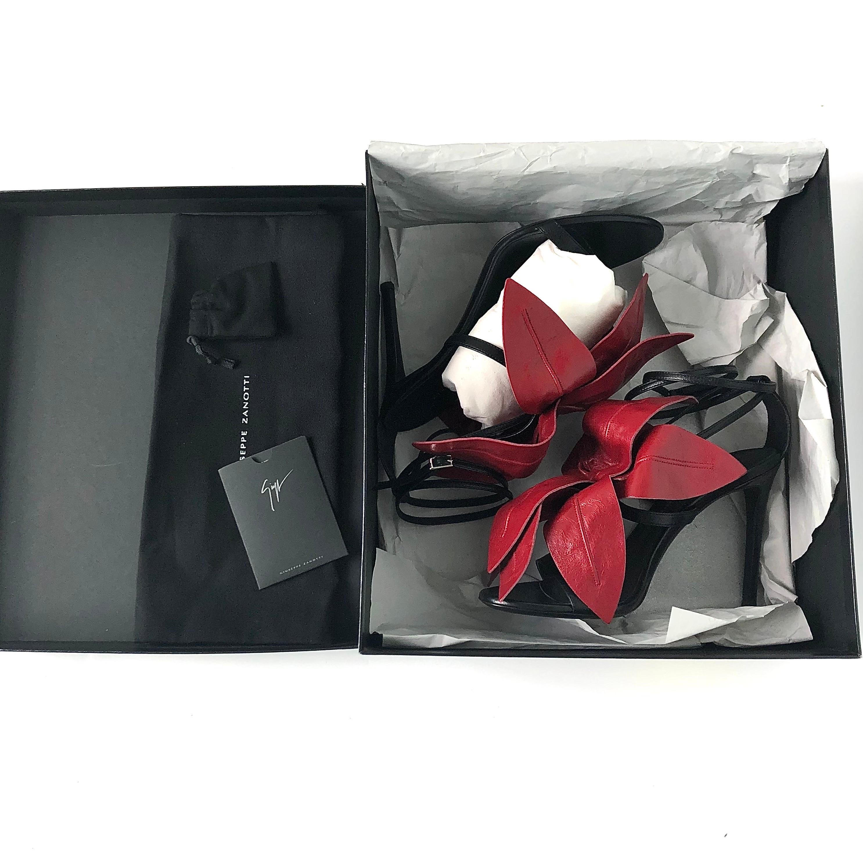 Giuseppe Zanotti Sandalias de tacón alto con adornos florales y tiras 37 en venta 6