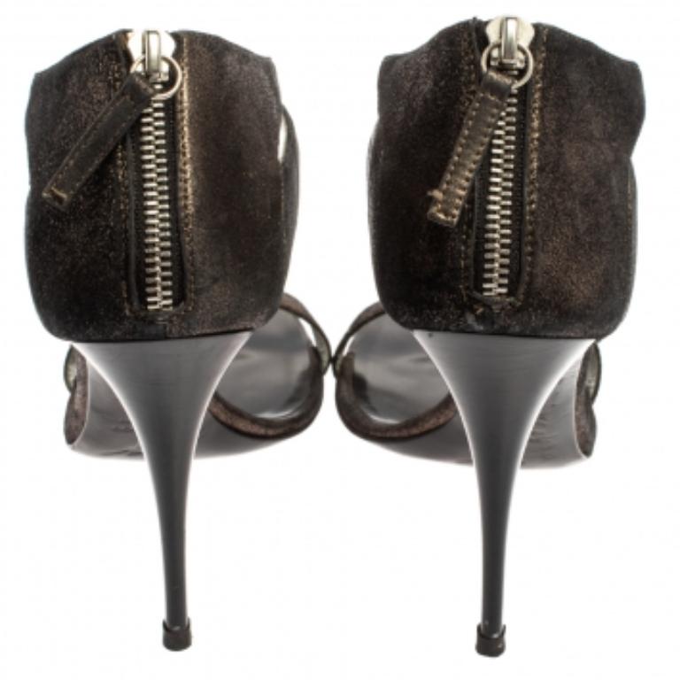 Giuseppe Zanotti Metallic Schwarz Wildleder Schädel verschönert T Riemen Sandalen Größe 38 im Angebot 2