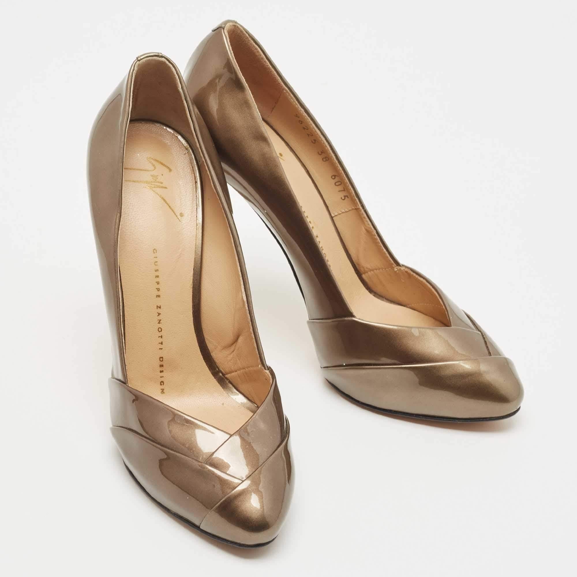 Giuseppe Zanotti Metallic Bronze Patent Leather Pumps Size 38 In Good Condition In Dubai, Al Qouz 2