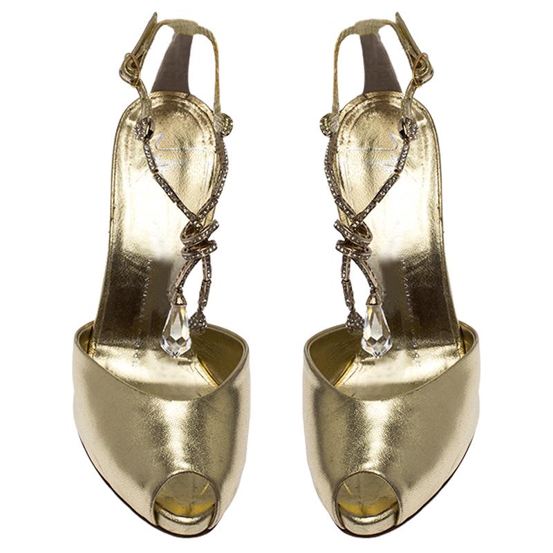 Giuseppe Zanotti Metallic Gold Leather Crystal Embellishment Sandals Size 37 In Fair Condition For Sale In Dubai, Al Qouz 2