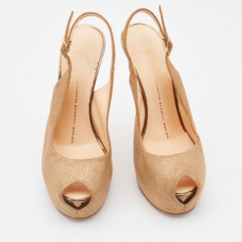 Marron Giuseppe Zanotti escarpins à plateforme à bout ouvert en cuir doré métallisé taille 37 en vente