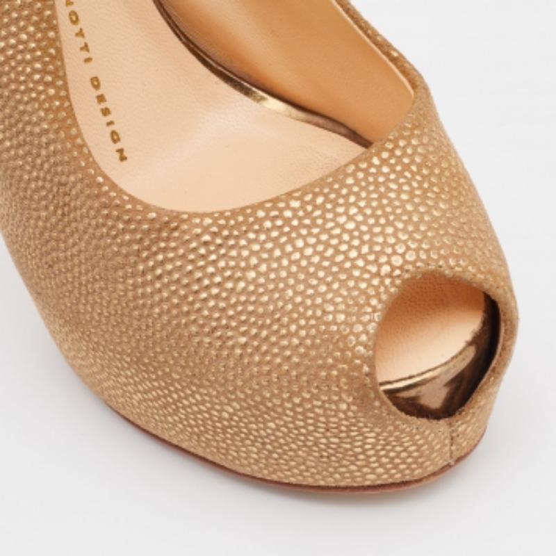 Giuseppe Zanotti escarpins à plateforme à bout ouvert en cuir doré métallisé taille 37 en vente 3