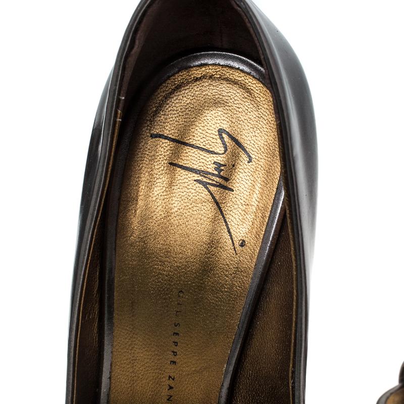 Giuseppe Zanotti Metallic Grey Leather Peep Top Ankle Strap Pumps Size 39 For Sale 1