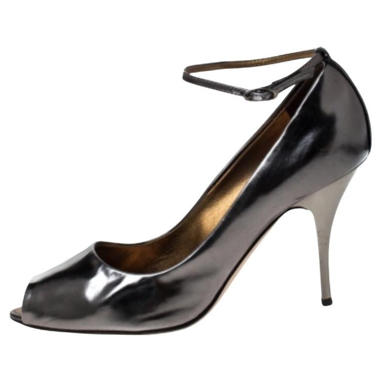 Giuseppe Zanotti Metallic Grau Leder Peep Top Riemchen Pumps Größe 39 im Angebot