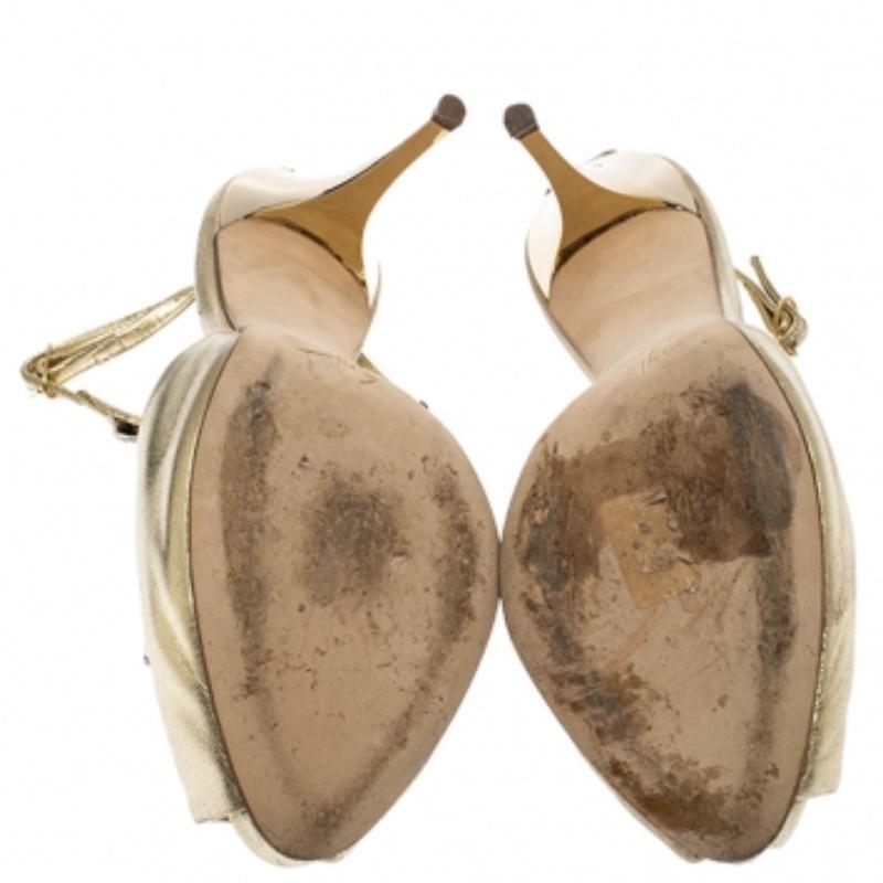 Giuseppe Zanotti Sandalias adornadas con cristales colgantes de piel metalizada talla 37 en venta 2
