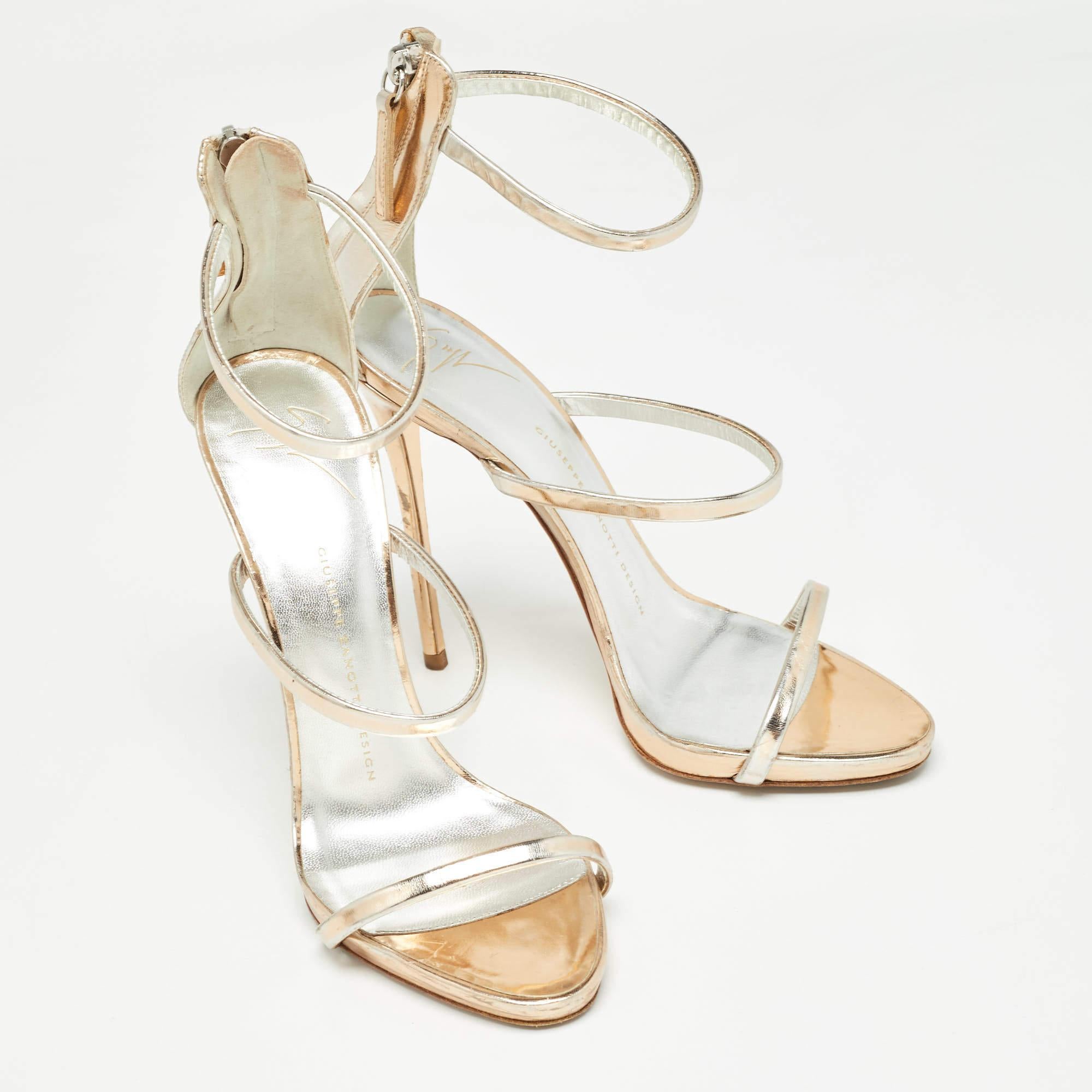 Giuseppe Zanotti Metallic Leather Harmony Sandals Size 39 In Fair Condition For Sale In Dubai, Al Qouz 2