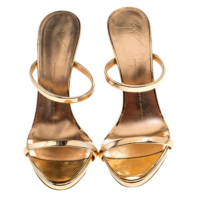 Giuseppe Zanotti Metallic Rose Gold Leather Open Toe Slides Size 38 In Good Condition In Dubai, Al Qouz 2