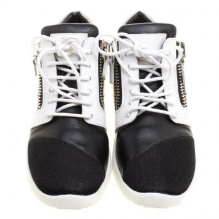 Giuseppe Zanotti Monochrome Leather and Mesh Megatron Lace Up Sneakers Size 40 en vente 2