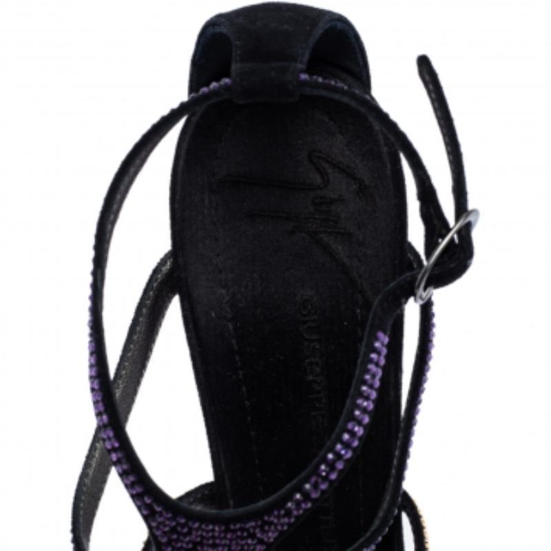 Giuseppe Zanotti Mehrfarbige kristallverzierte Wildledersandalen mit Ausschnitt aus Wildleder Größe 37 im Angebot 2