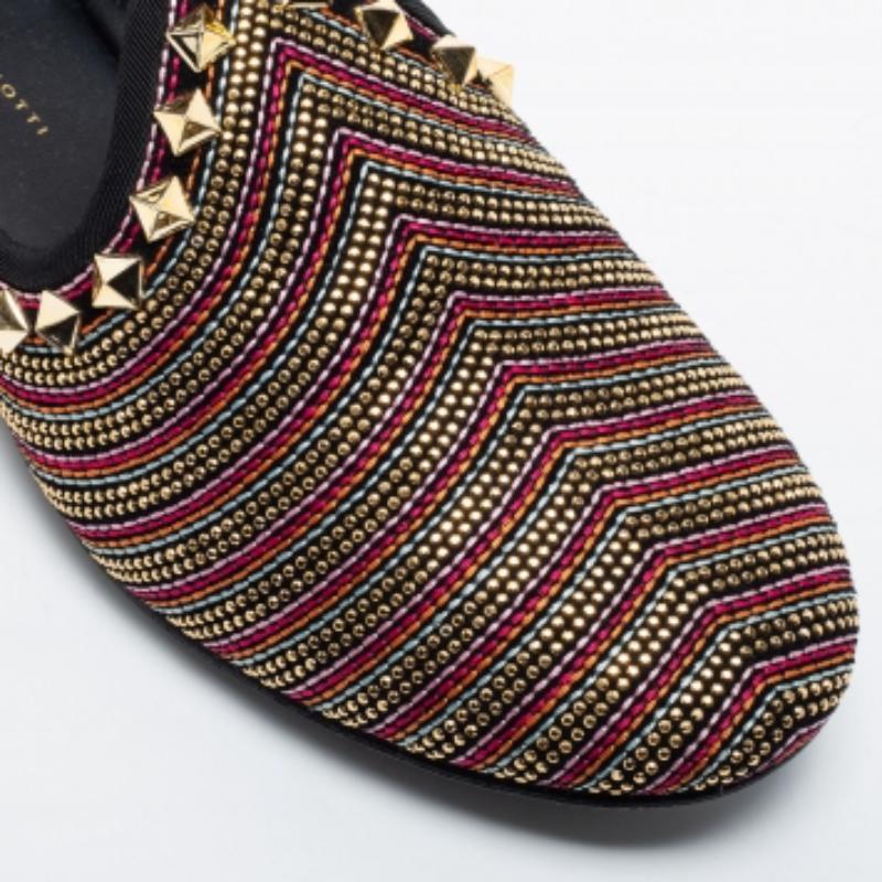 Coming from one of the most celebrated fashion houses, these smoking slippers will add a refined touch to your ensemble without too much effort.