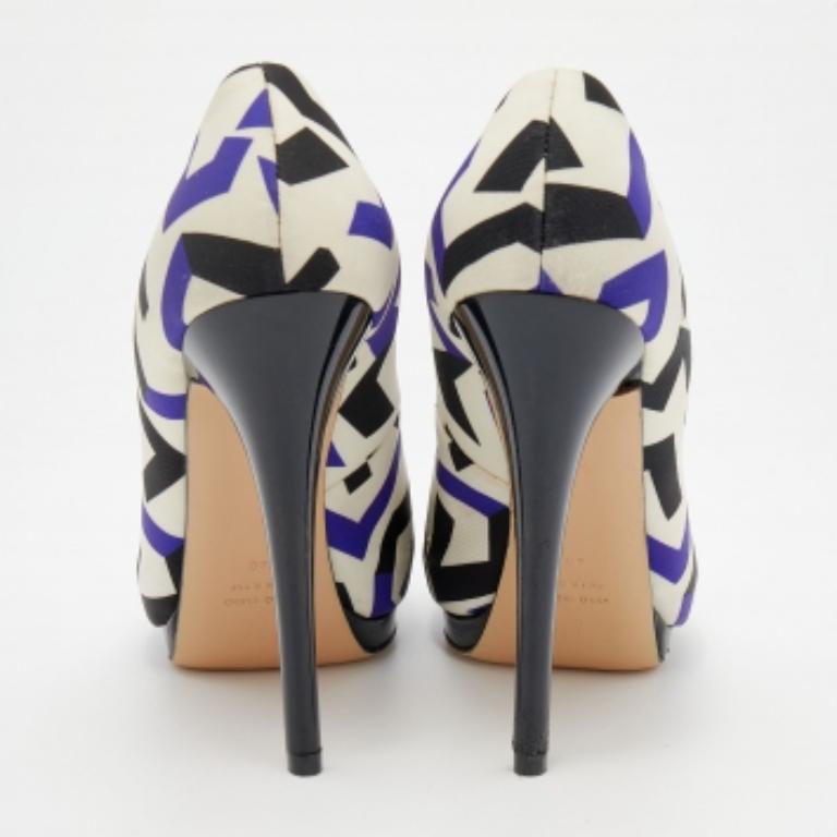 Giuseppe Zanotti escarpins à bout ouvert en tissu imprimé multicolore, taille 40 en vente 1