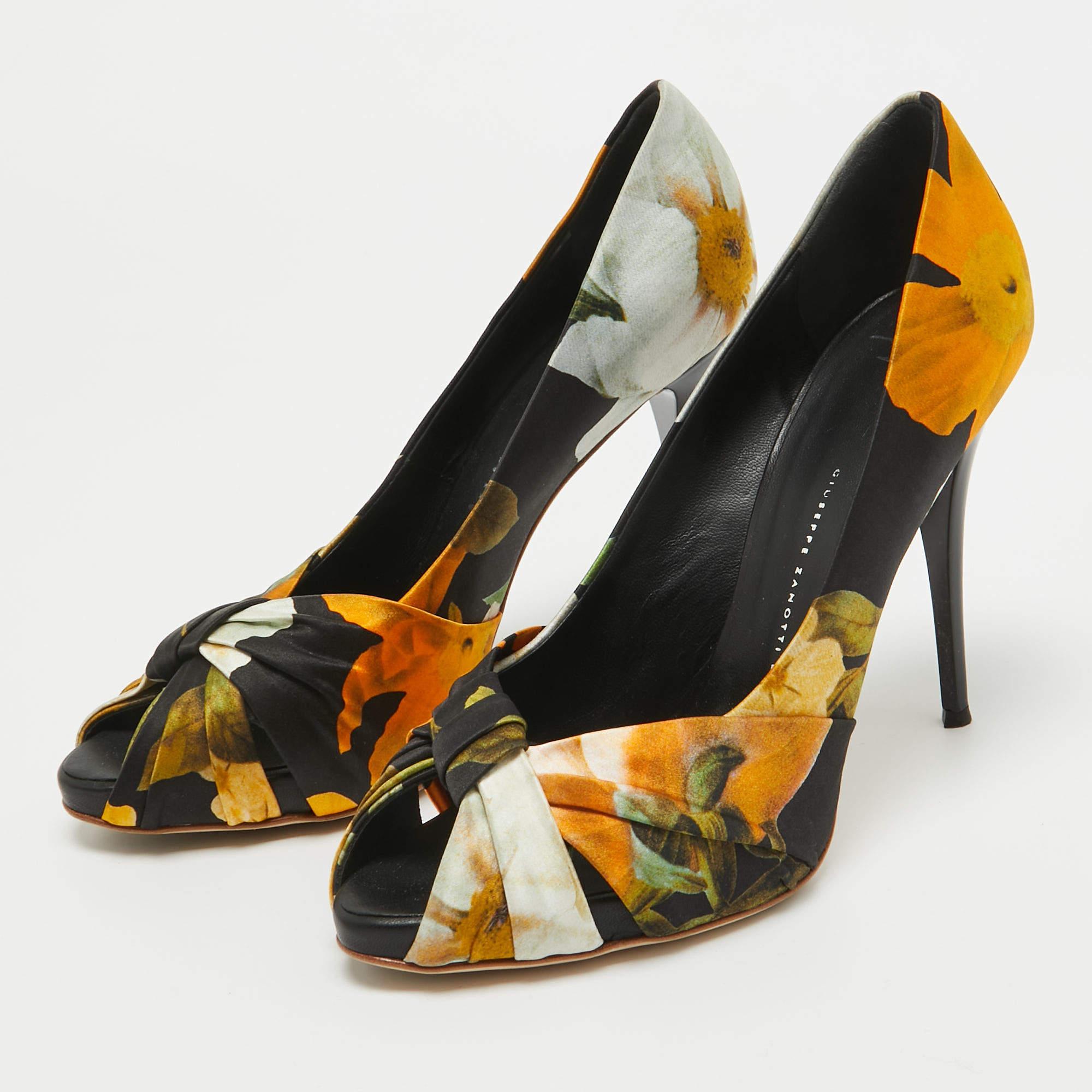 Make a chic style statement with these designer pumps. They showcase sturdy heels and durable soles perfect for your fashionable outings
