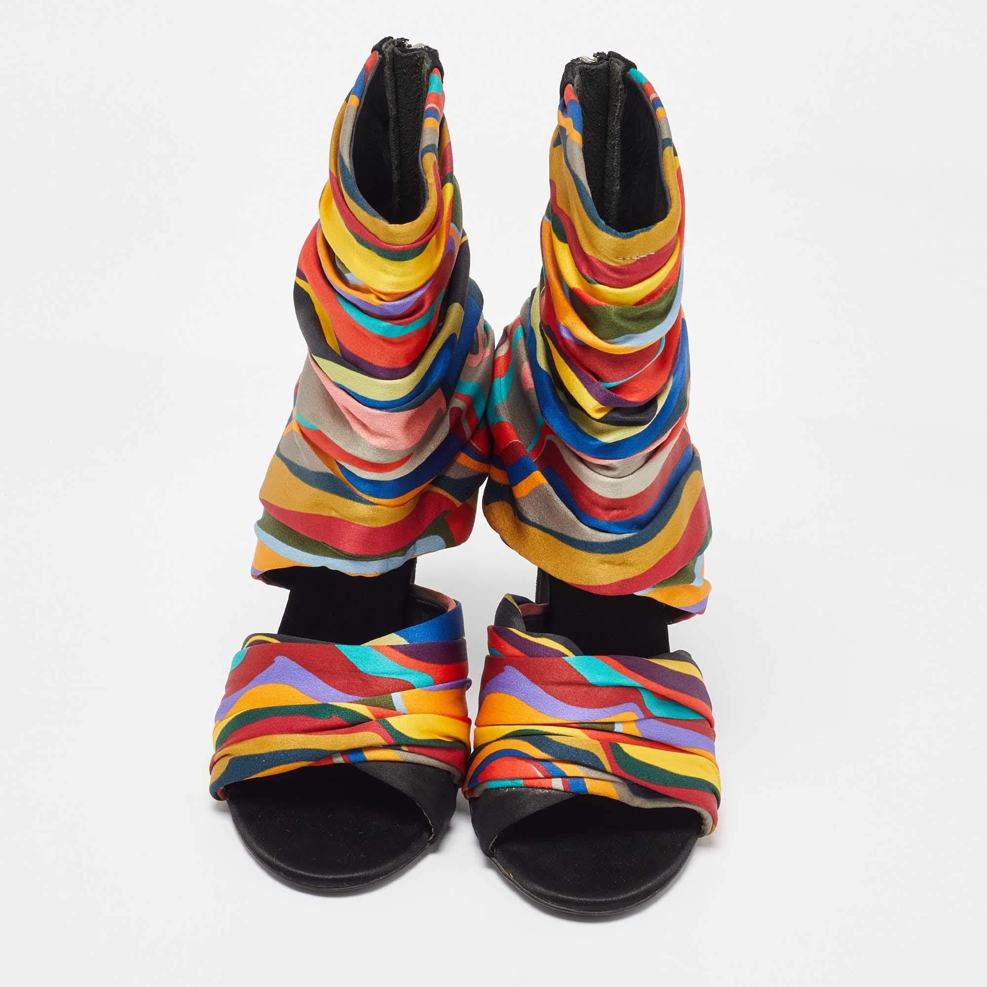 Rose Giuseppe Zanotti Sandales à bout ouvert en satin multicolore taille 36 en vente