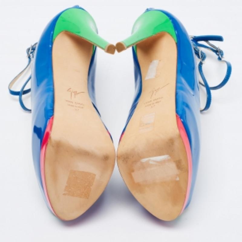 Bleu Giuseppe Zanotti escarpins à triple bride à bout ouvert en cuir verni multicolore taille 37 en vente