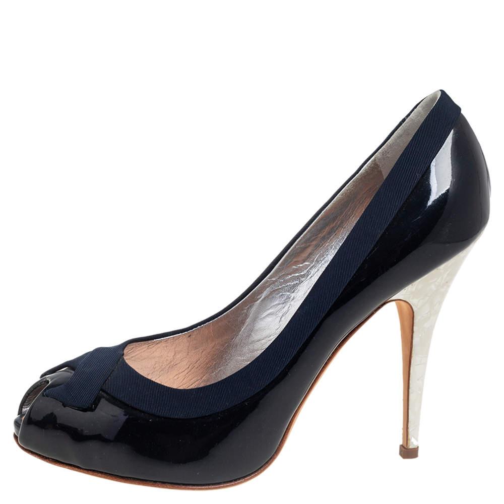 Women's Giuseppe Zanotti Navy Blue Patent Leather Peep Toe Pumps Size 41 For Sale